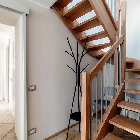 Sky Attic 72 - The House Of Travelers Apartment Como Luaran gambar