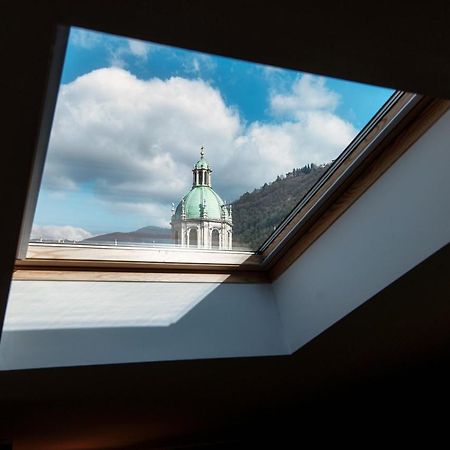 Sky Attic 72 - The House Of Travelers Apartment Como Luaran gambar