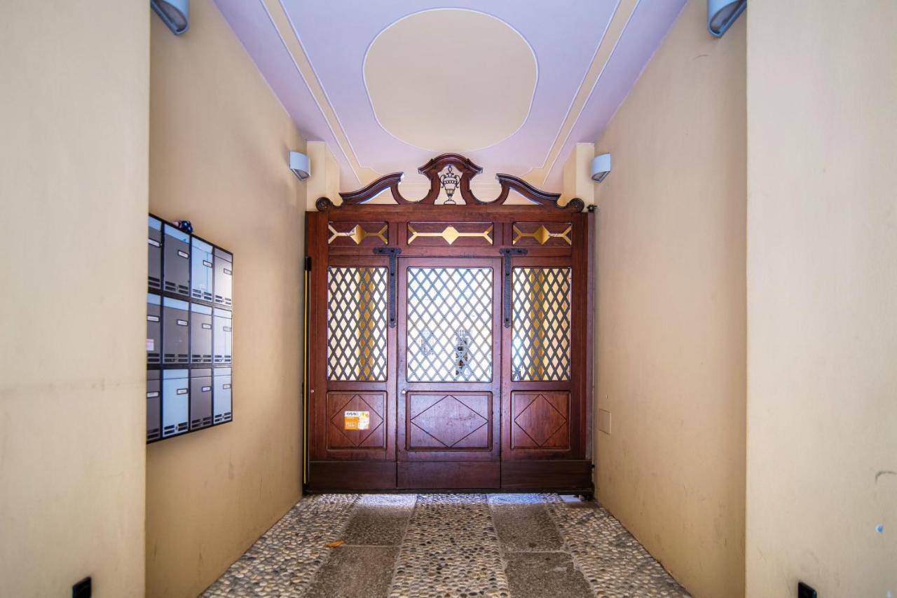 Sky Attic 72 - The House Of Travelers Apartment Como Luaran gambar