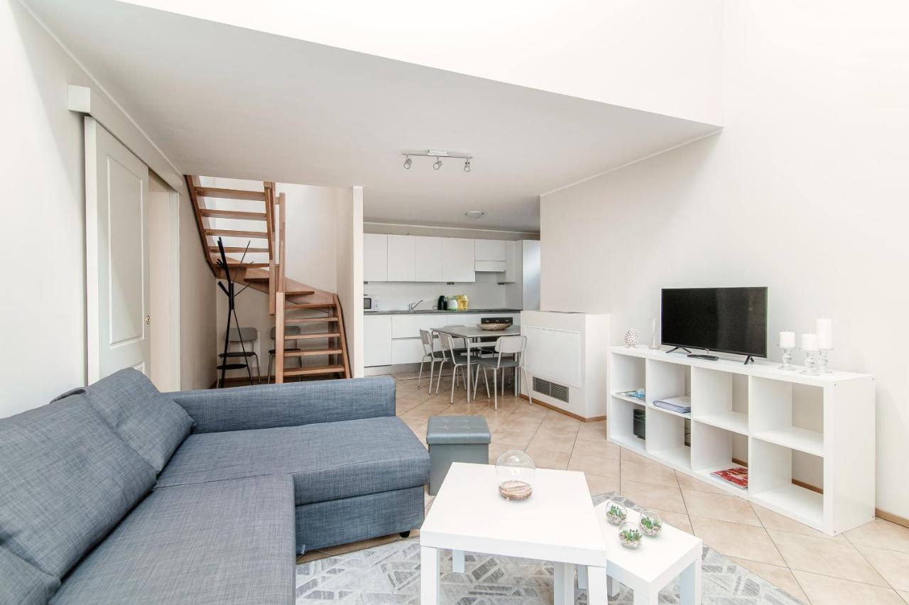 Sky Attic 72 - The House Of Travelers Apartment Como Luaran gambar