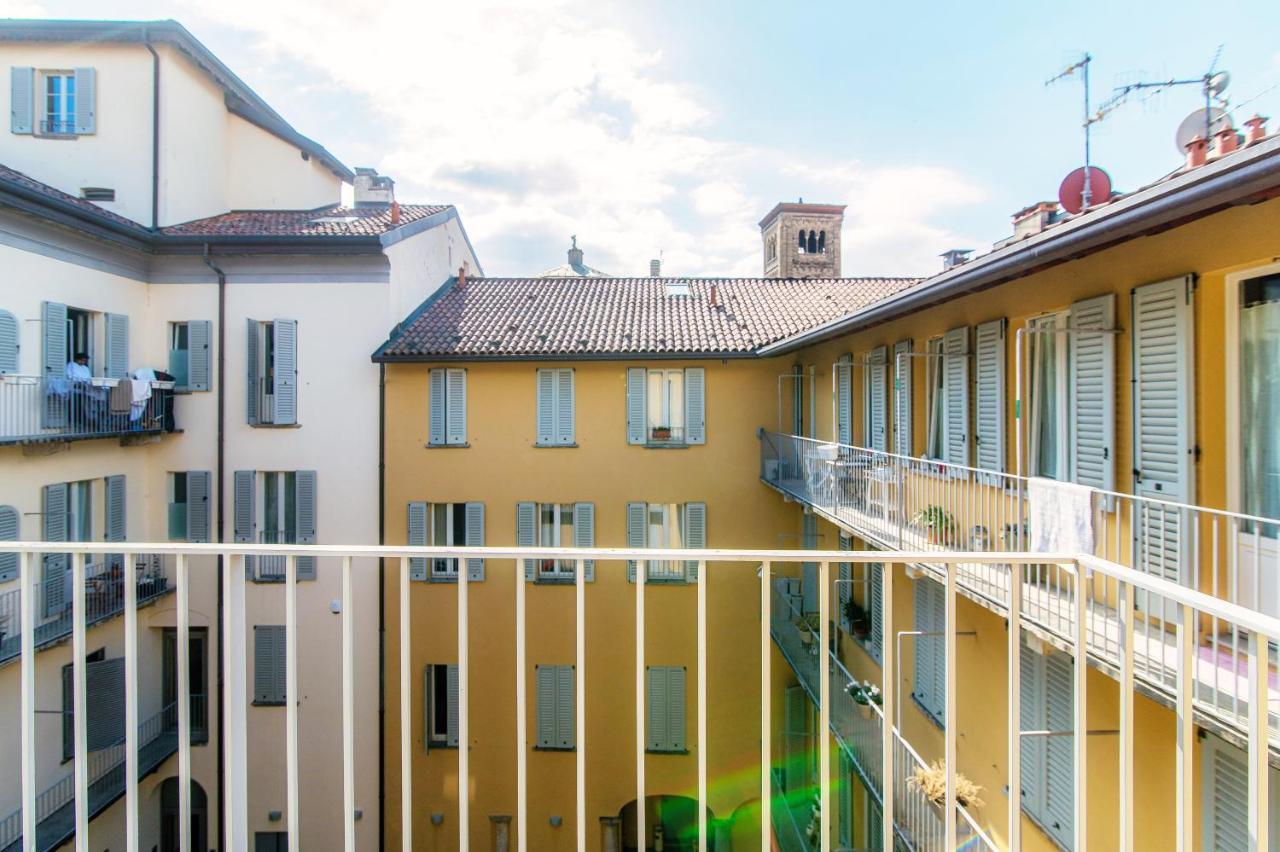 Sky Attic 72 - The House Of Travelers Apartment Como Luaran gambar
