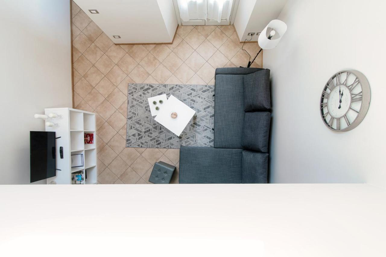 Sky Attic 72 - The House Of Travelers Apartment Como Luaran gambar