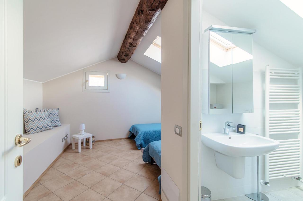 Sky Attic 72 - The House Of Travelers Apartment Como Luaran gambar